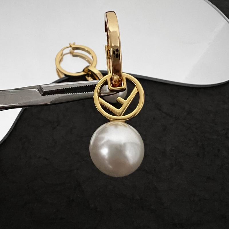 Fendi earring 03lyr75